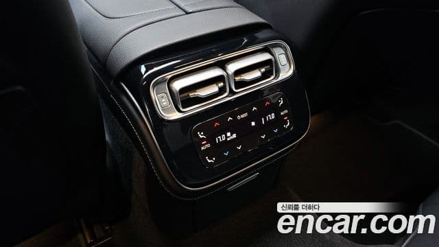 Mercedes-Benz S-Class 2021 — Photo 10/33