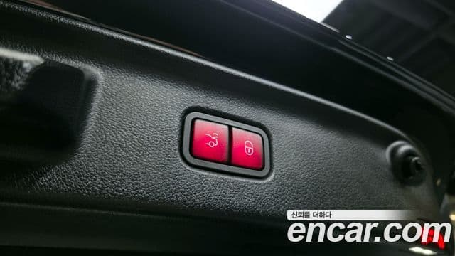 Mercedes-Benz S-Class 2021 — Photo 11/33