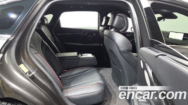 Genesis Electrified G80 2022 — Şəkil 12/20