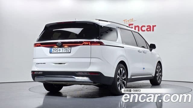 Kia Carnival 2021 — Фото 2/20