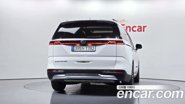 Kia Carnival 2021 — Фото 4/20