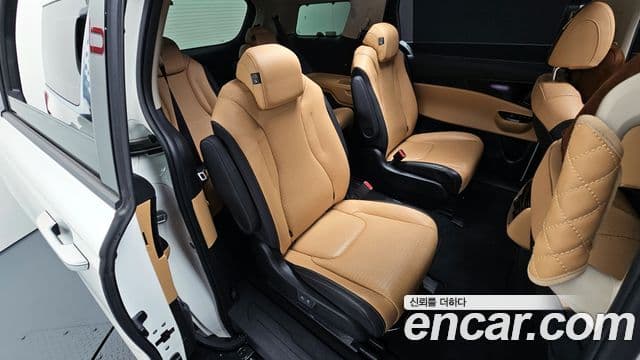 Kia Carnival 2021 — Фото 11/20