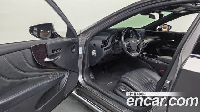 Lexus LS500 2021 — Şəkil 10/20