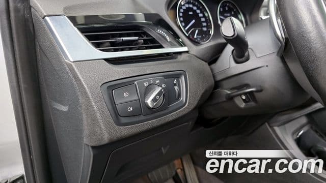 BMW X1 2018 — Photo 1/20
