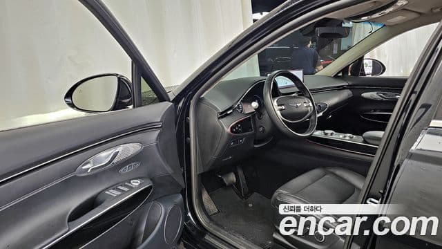 Genesis GV70 2021 — ფოტო 23/30