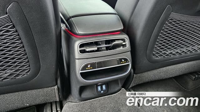 Genesis GV70 2021 — ფოტო 9/30