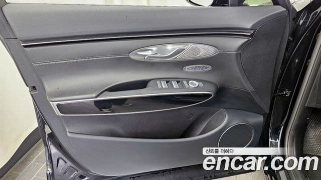 Genesis GV70 2021 — ფოტო 21/30