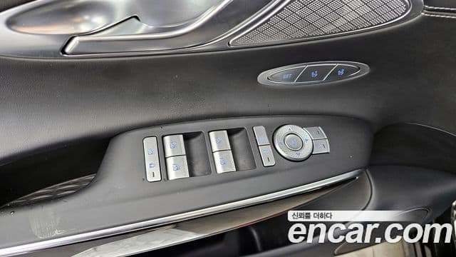 Genesis GV70 2021 — ფოტო 29/30