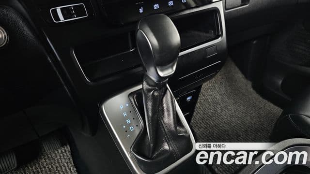 Hyundai Staria 2024 — Şəkil 9/20
