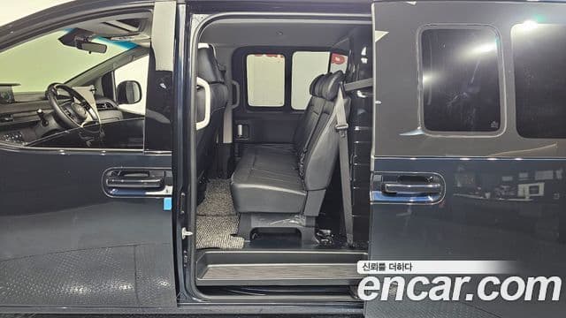 Hyundai Staria 2024 — Photo 1/30