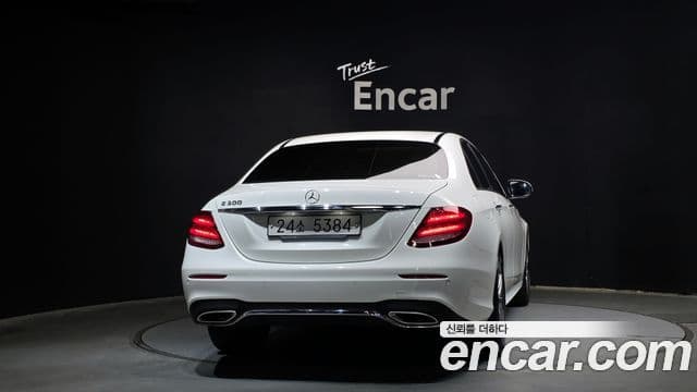 Mercedes-Benz E-Class 2019 — ფოტო 4/20