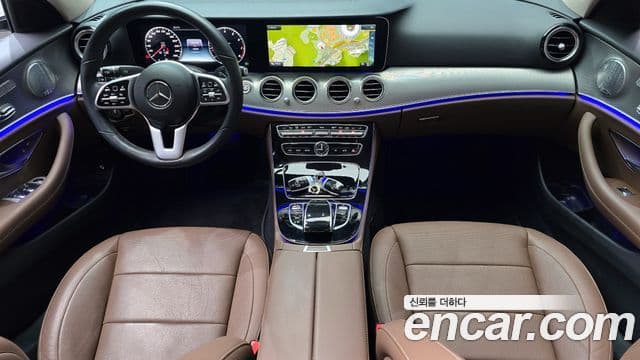 Mercedes-Benz E-Class 2019 — ფოტო 7/20