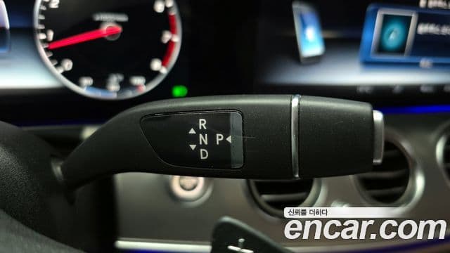 Mercedes-Benz E-Class 2019 — ფოტო 9/20