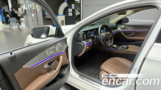 Mercedes-Benz E-Class 2019 — ფოტო 10/20
