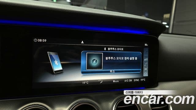 Mercedes-Benz E-Class 2019 — ფოტო 16/20