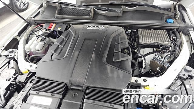 Audi Q7 2021 — Şəkil 6/20