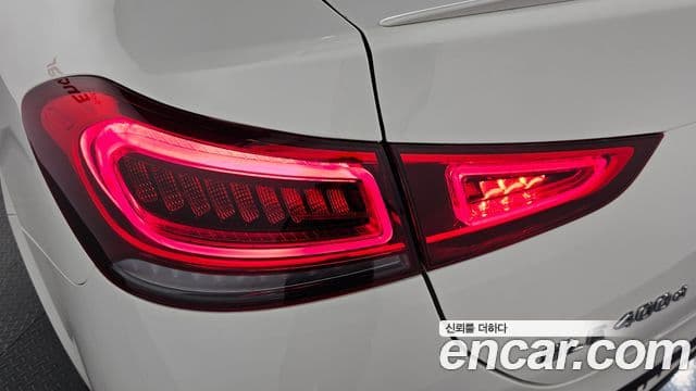 Mercedes-Benz GLE-Class 2023 — Photo 7/33