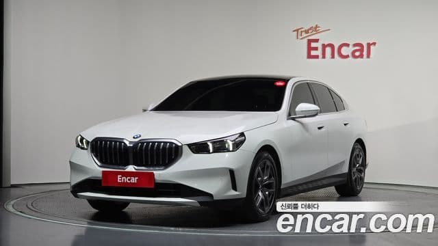BMW 5 Series 2023 — Фото 1/20