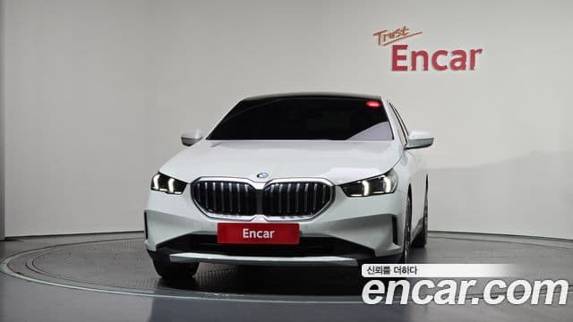 BMW 5 Series 2023 — Şəkil 3/20