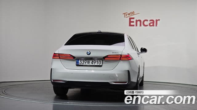 BMW 5 Series 2023 — Şəkil 4/20