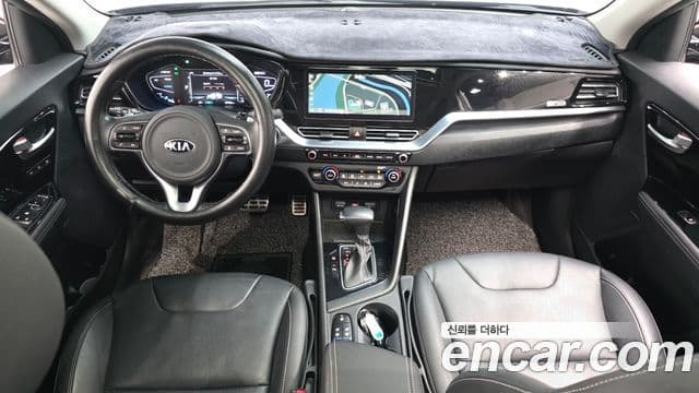 Kia Niro 2020 — фото 7 из 20