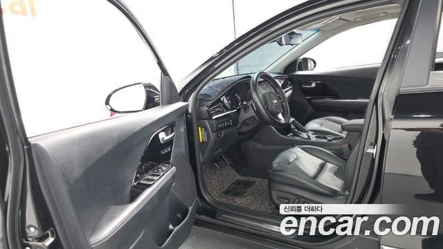 Kia Niro 2020 — ფოტო 10/20