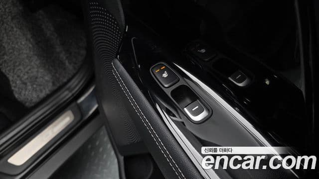Kia Niro 2020 — ფოტო 18/20