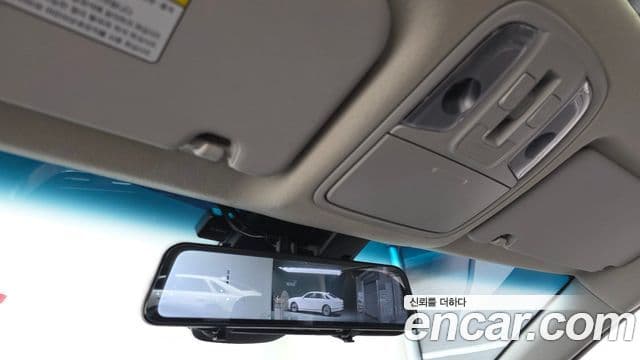 Kia Niro 2020 — ფოტო 19/20