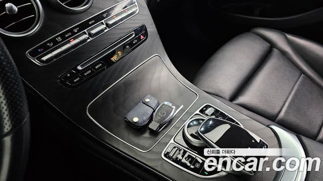 Mercedes-Benz GLC-Class 2019 — ფოტო 16/20
