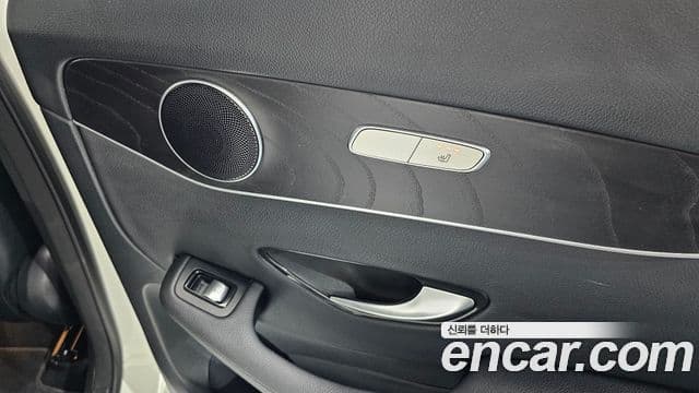Mercedes-Benz GLC-Class 2019 — фото 18 из 20