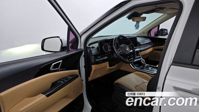 Kia Carnival 2020 — фото 10 из 20