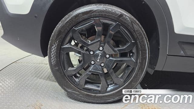 Kia Seltos 2022 — ფოტო 4/20
