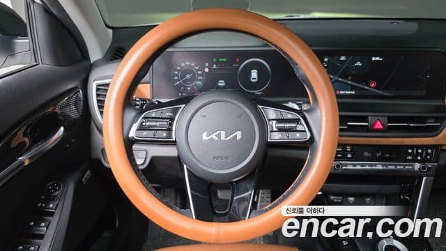 Kia Seltos 2022 — ფოტო 16/20
