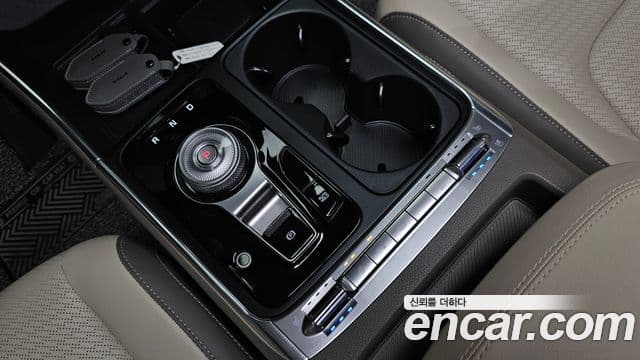 Kia Carnival 2025 — Şəkil 8/20