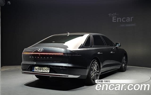 Hyundai Grandeur 2023 — ფოტო 2/20
