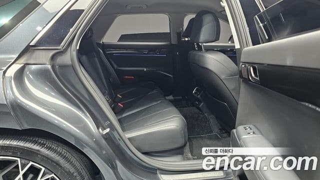 Hyundai Grandeur 2023 — ფოტო 11/20