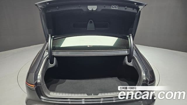 Hyundai Grandeur 2023 — ფოტო 17/20