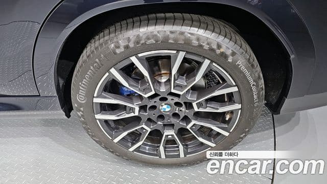 BMW X6 2025 — Photo 9/30