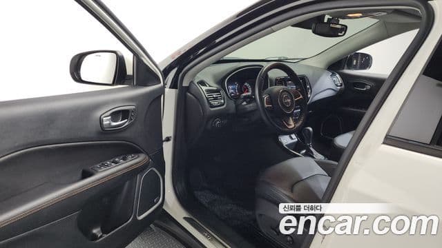 Jeep Compass 2021 — ფოტო 10/20