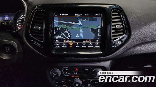 Jeep Compass 2021 — ფოტო 13/20