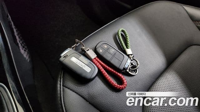 Jeep Compass 2021 — ფოტო 16/20