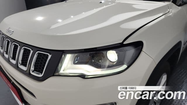 Jeep Compass 2021 — Şəkil 32/36