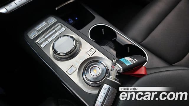 Genesis GV70 2022 — Şəkil 9/20