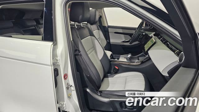 Land Rover Range Rover Evoque 2025 — Фото 12/20
