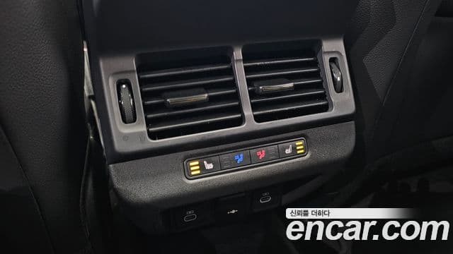 Land Rover Range Rover Evoque 2025 — Фото 17/20