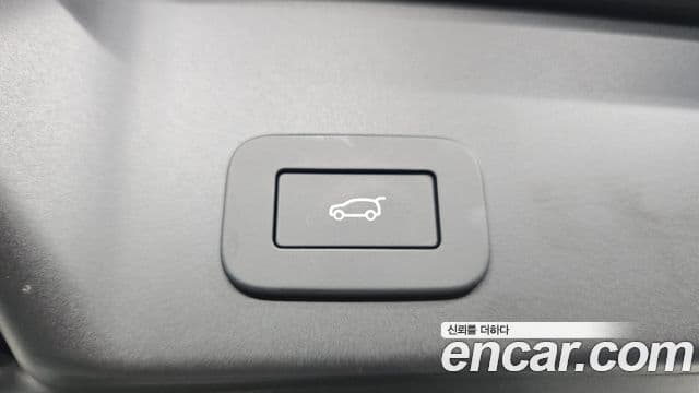 Land Rover Range Rover Evoque 2025 — Фото 18/20