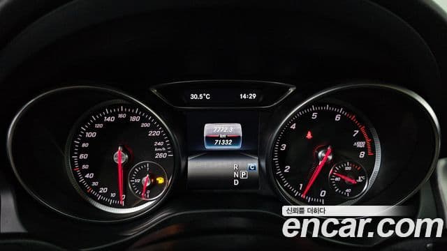 Mercedes-Benz GLA-Class 2019 — Фото 8/20