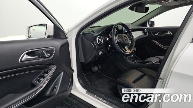 Mercedes-Benz GLA-Class 2019 — Фото 10/20