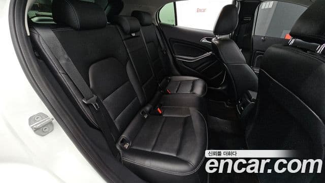 Mercedes-Benz GLA-Class 2019 — Фото 11/20