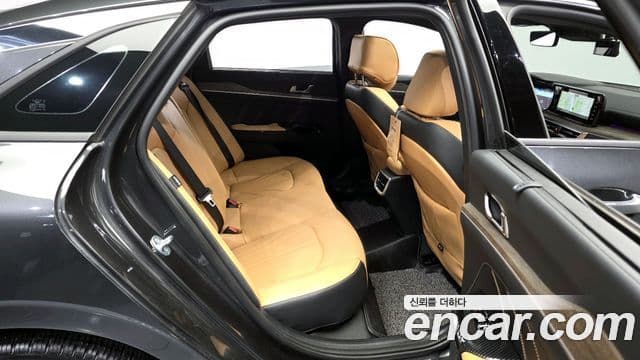 Kia K5 2021 — Şəkil 10/20